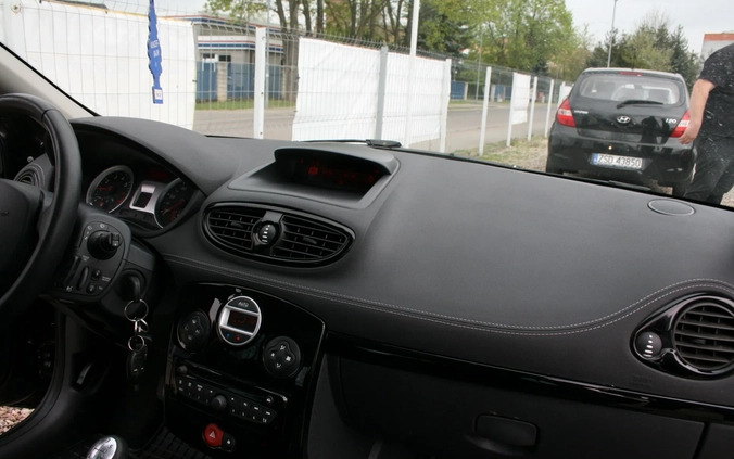 Renault Clio cena 21300 przebieg: 125000, rok produkcji 2011 z Wisła małe 211
